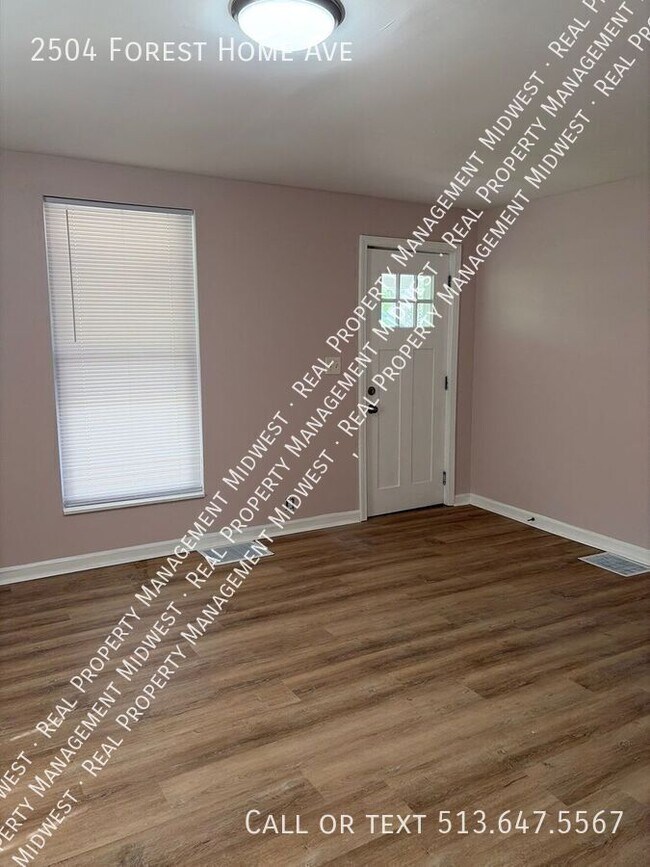 Foto del edificio - 2504 Forest Home Ave