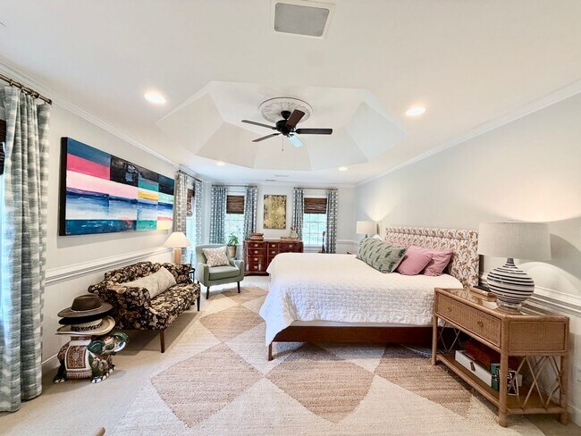 Foto del edificio - Coming to the market soon!