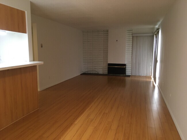 Foto del edificio - 12600 Fonthill Ave