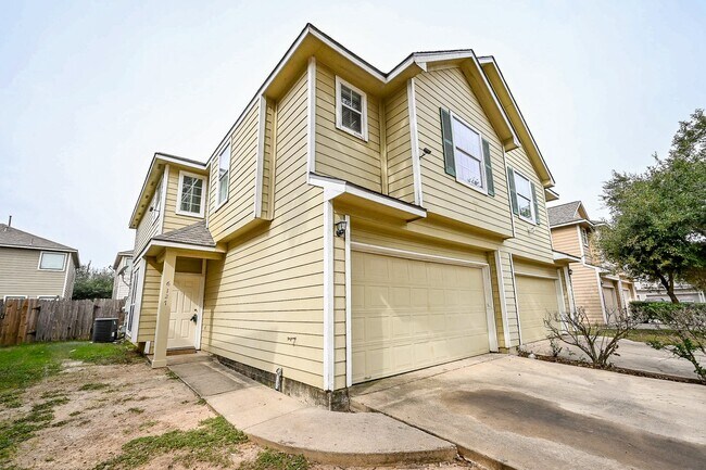 Foto del edificio - 6127 Yorkglen Manor Ln
