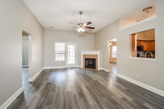 Building Photo - 8457 Regal Bend Dr