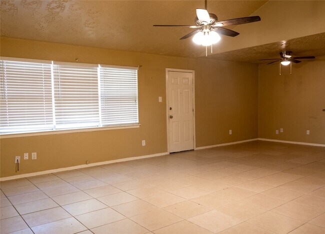 Building Photo - 8215 Lone Bridge Ln