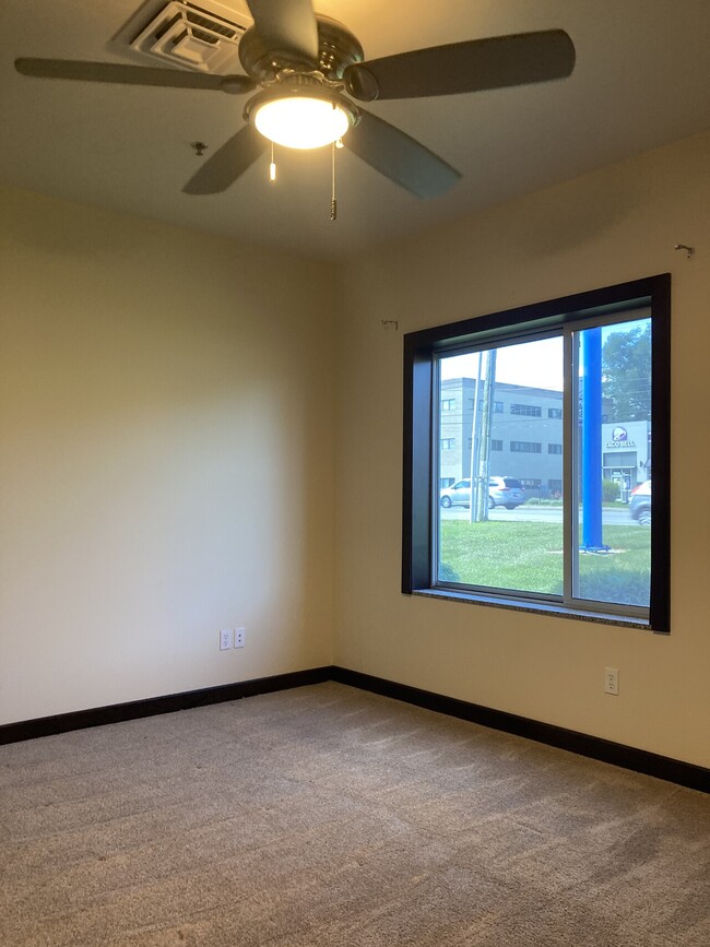 Building Photo - 236 N Dixie Way