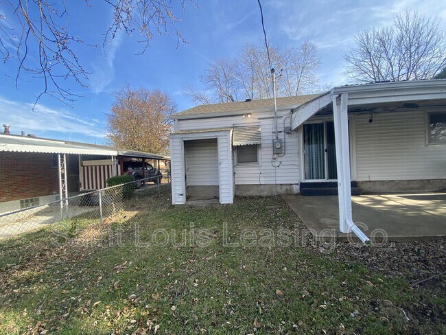 Building Photo - 3133 Rex Ave