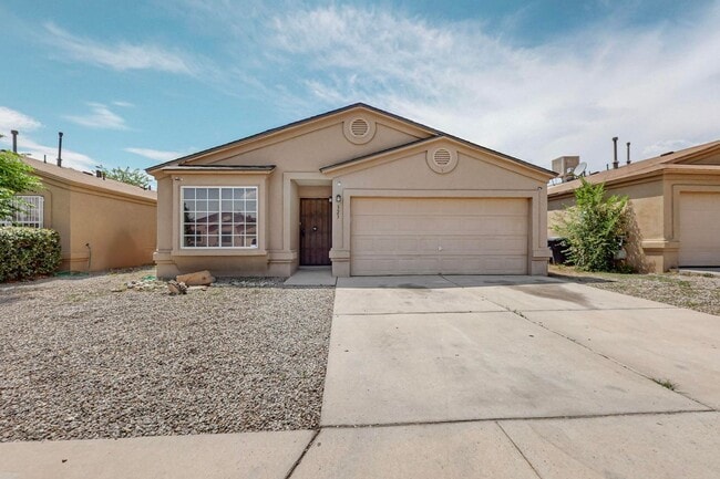 Building Photo - Southwest 3 Bedroom  2 Bath with  2 car Ga...