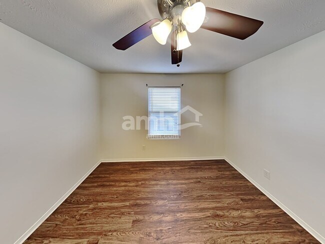 Building Photo - 1513 Clayton Dr