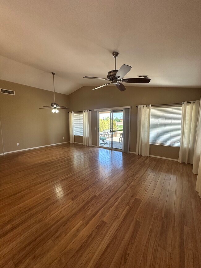 Foto del edificio - 3991 N 150th Ln