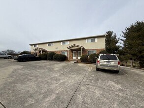 Building Photo - 3607 Lark Cir