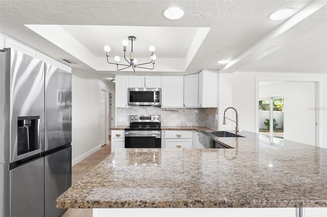 Building Photo - ST PETE POOL HOME AVAILABLE FOR RENT!