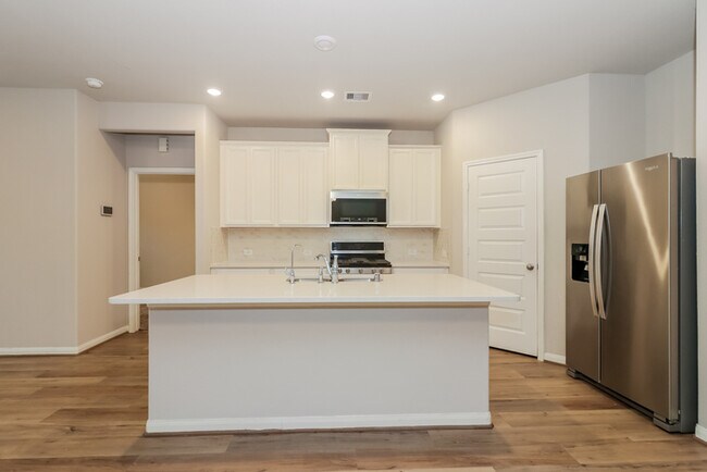 Foto del edificio - 1022 Modesto Dr