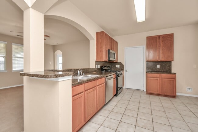 Building Photo - 4047 Mossy Spring Ln