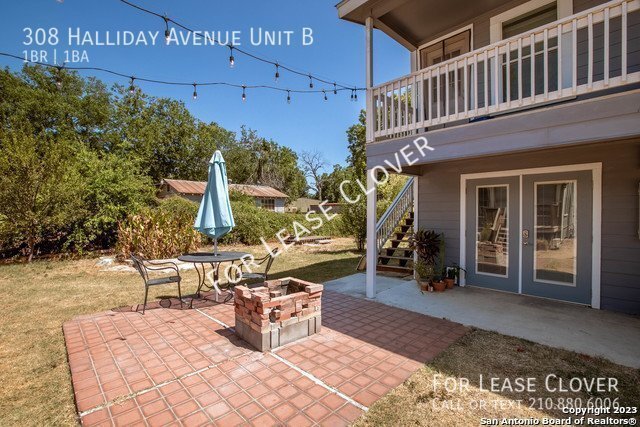 Building Photo - Charming Upstairs Apartment with Scenic Views