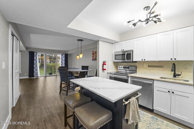 Foto del edificio - 83 Greenwood Dr