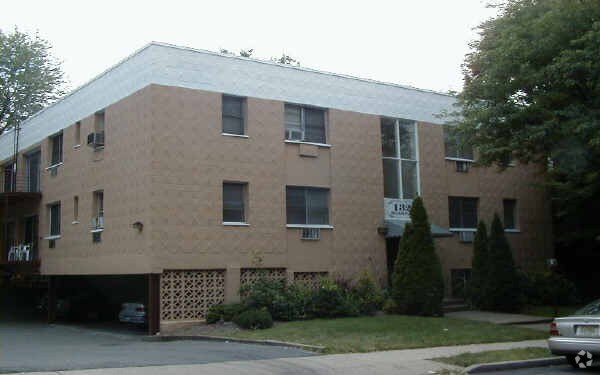Building Photo - 132 Milligan Pl