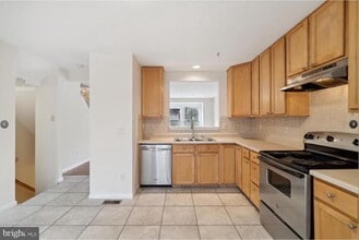 Building Photo - 8105 Pennington Dr