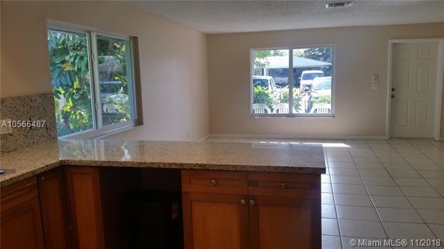 Building Photo - 1217 NE 9th St