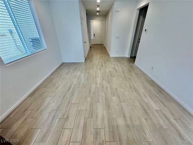 Foto del edificio - 9897 Angel Valley Dr