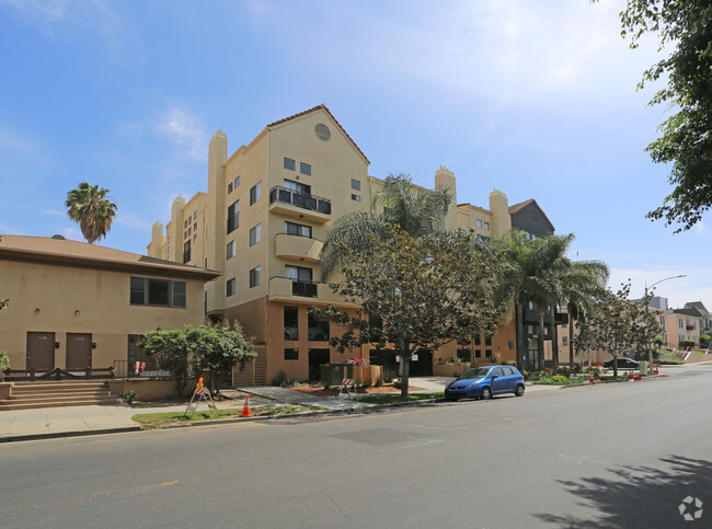 Building Photo - Hyde Apartments