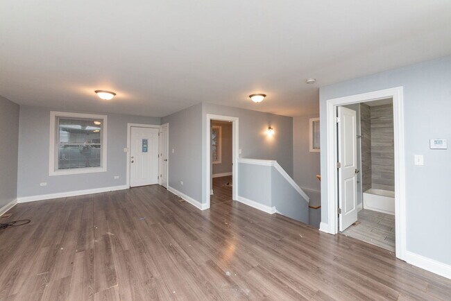 Foto del edificio - 18247 Roy St