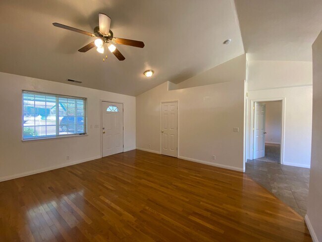 Foto del edificio - Charming Veneta Home!
