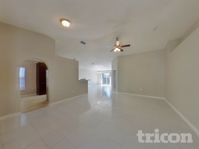 Foto del edificio - 7396 Prosperity Park Rd N