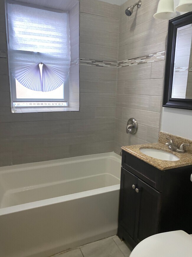 Foto del edificio - 8234 S Maryland Ave