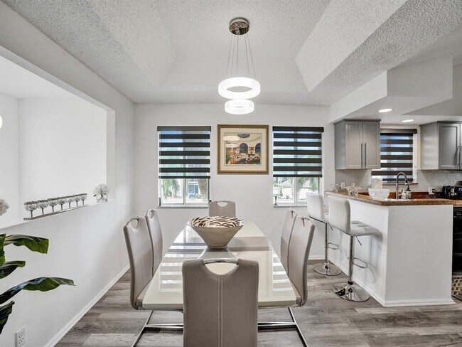 Foto del edificio - 23157 Fountain Vw