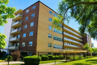 Building Photo - Gailong Towers