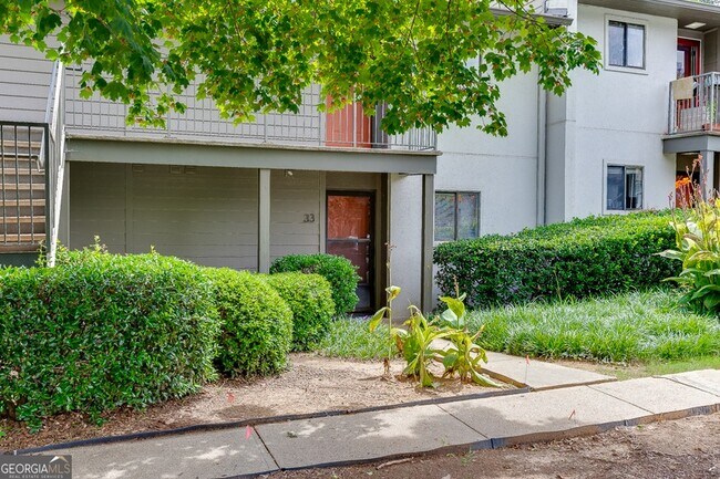 Foto del edificio - 33 Finch Trail NE