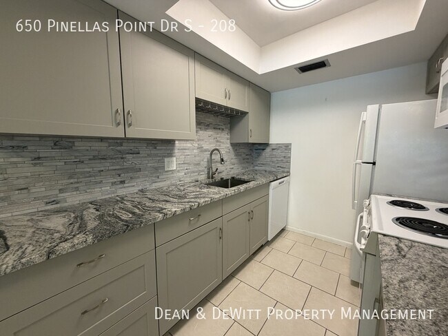 Building Photo - 1 Bed/1 Bath - Unit 208