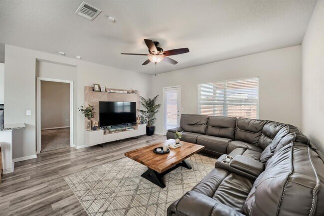 Foto del edificio - 141 Marienfeld Ln