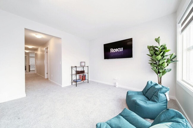 Building Photo - 4914 Hawthorn Pl SW