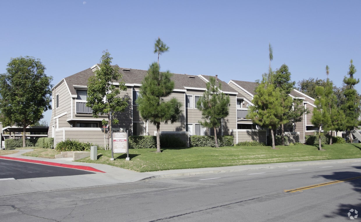 Windwood Glen Apartment Homes Apartments in Irvine, CA