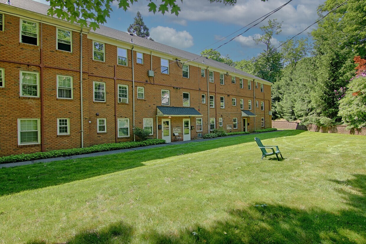 132 Claremont Rd Unit 12, Bernardsville, NJ 07924 Condo for Rent in