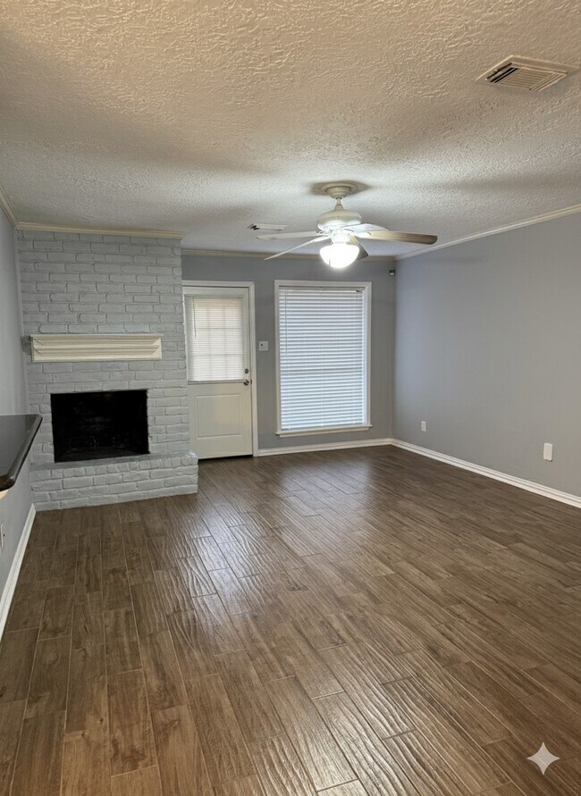 Foto del edificio - 717 Blue Ridge Dr