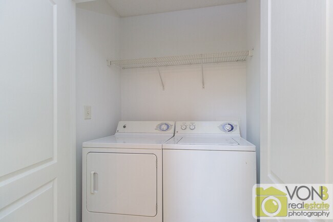 Foto del edificio - 555 Fox Creek Crossing