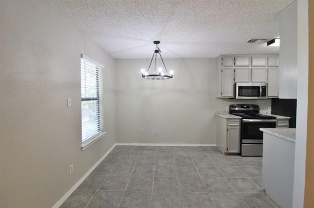 Building Photo - 104 Woodie Way