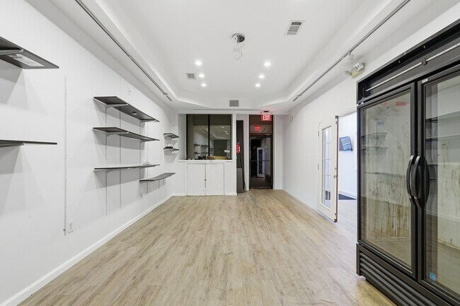 Foto del edificio - 4341 Park Heights Ave