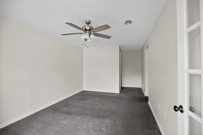 Foto del edificio - 8711 Gilly Way