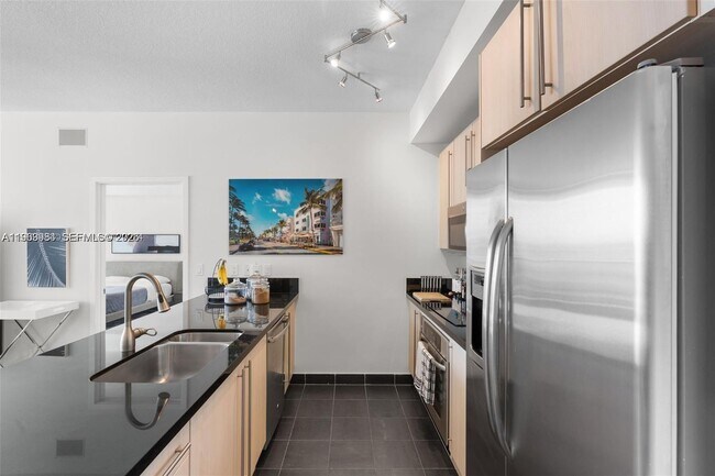 Foto del edificio - 79 SW 12th St