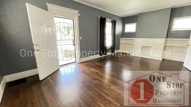 Foto del edificio - 3 Bedroom, 1 Bathroom House in Kansas City...