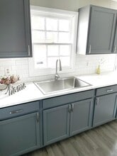 Building Photo - 338 Milburn Dr