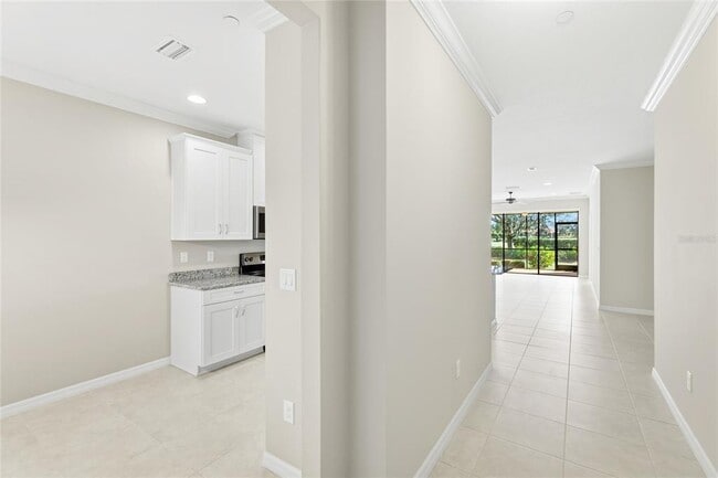 Building Photo - 12710 Sorrento Wy