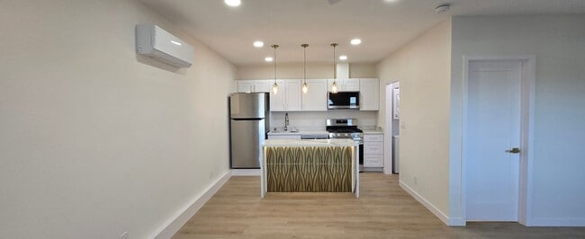 Building Photo - 621 Starstone Dr