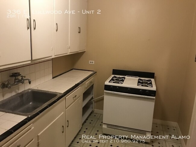 Building Photo - 336 E Lullwood Ave