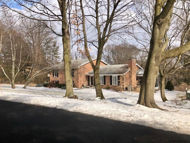 Building Photo - 3 Loudon Heights N