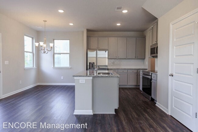 Building Photo - 2214 Chicopee Trl Dr