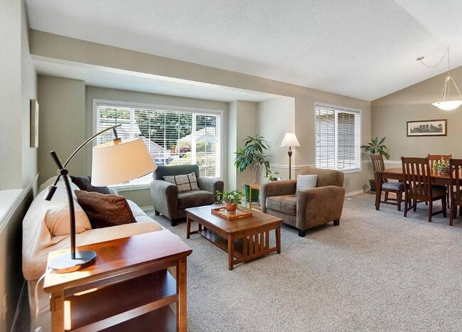 Building Photo - 4634 Croisan Scenic Way S