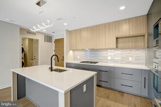 Building Photo - 255 W Falls Station Blvd