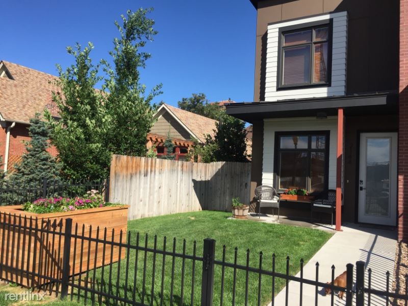 Primary Photo - 1 br, 1.5 bath Townhome - 2144 Glenarm PL